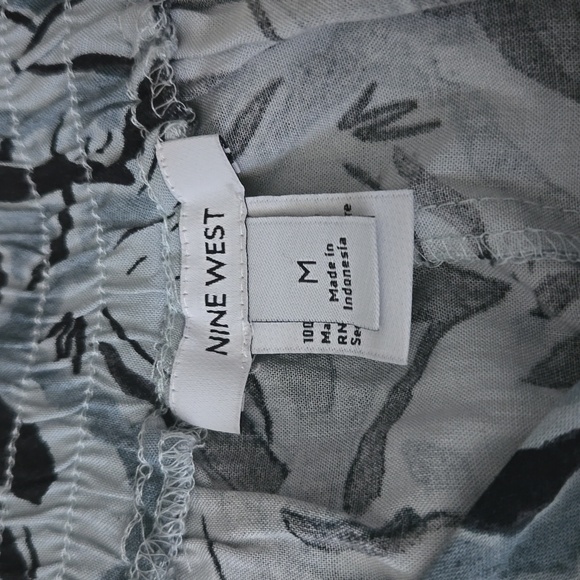 Nine West skirt✨️Moving end of January 2025!Must go✨ - Picture 3 of 6